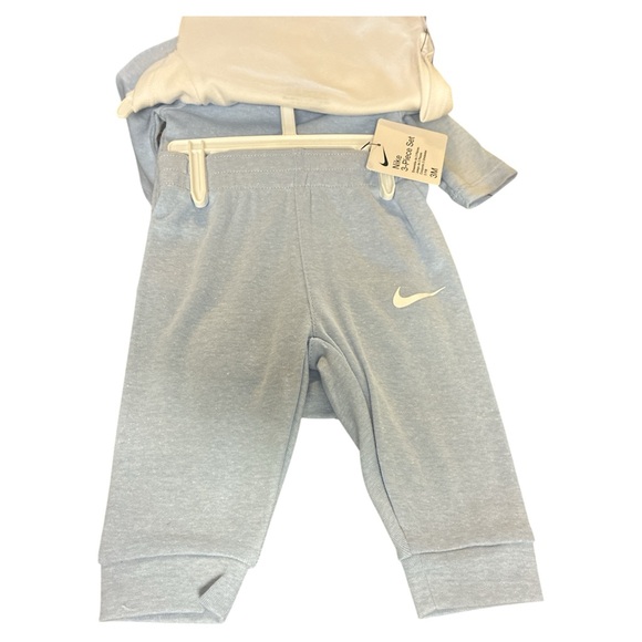 Nike Infant 3 piece Set in Blue and White size 3 months $32 - Picture 5 of 6